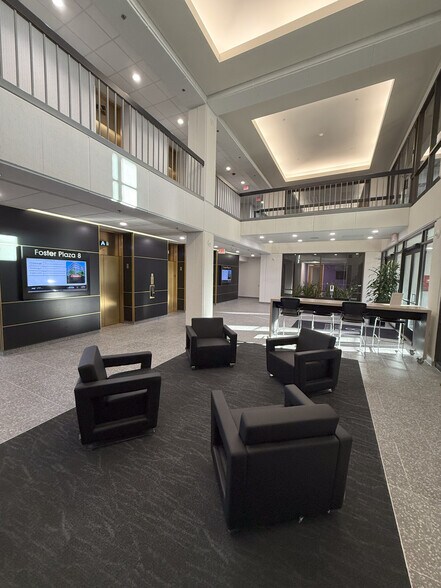 More Photos Of 730 Holiday Dr, Pittsburgh Office For Lease