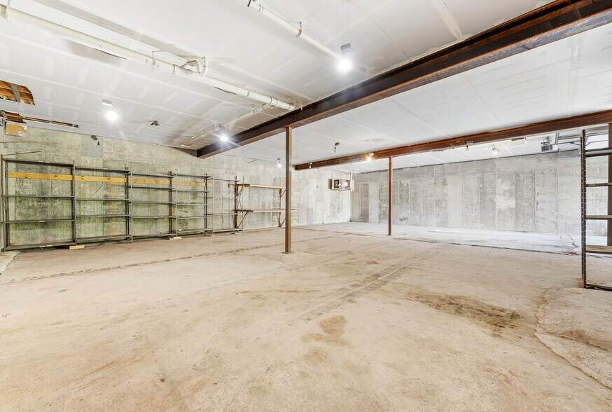More Photos Of 351 Scotts Run Rd, Maidsville Office Residential For Lease
