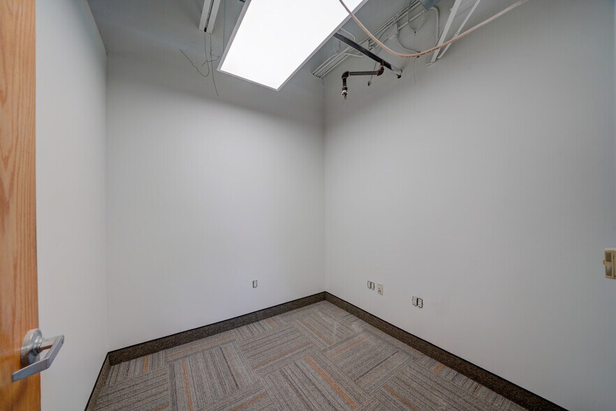 More Photos Of 3725 W 4100 S, Salt Lake City Medical For Lease