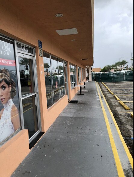 More Photos Of 2210-2220 NE 123rd St, Miami Restaurant For Lease