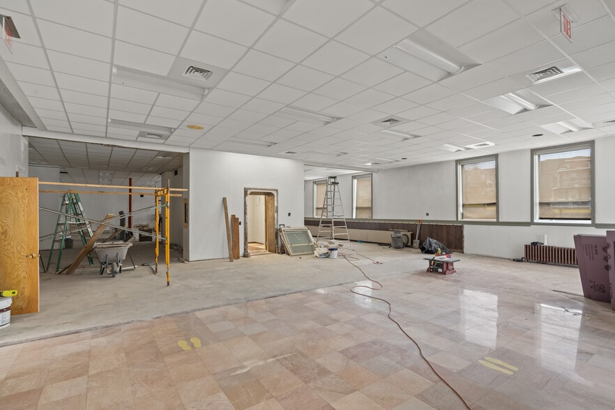 More Photos Of 107 E Main St, Bath Storefront For Lease