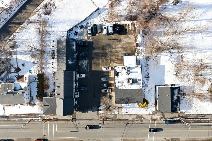 More Photos Of 284 Main St, West Newbury Post Office For Sale