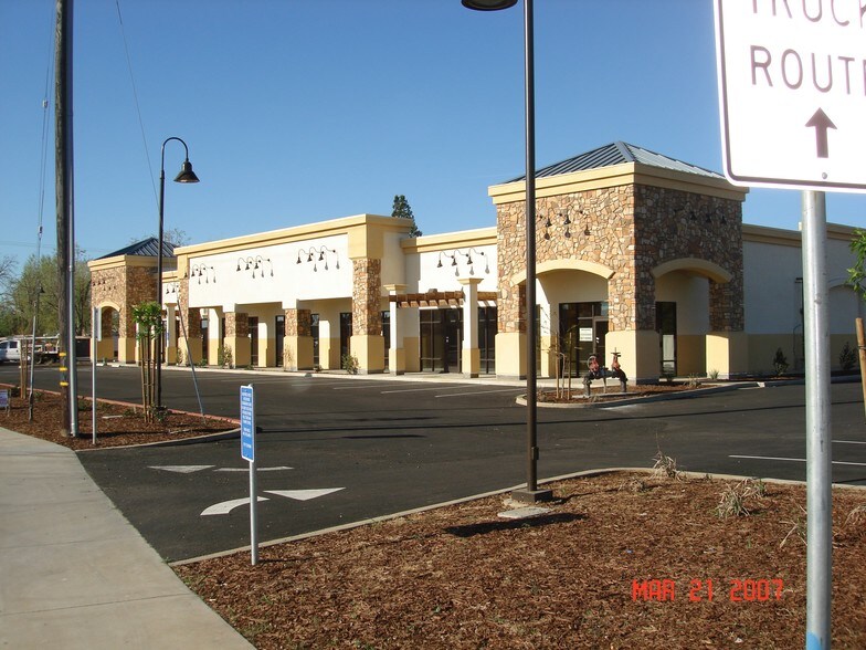 More Photos Of 955 Garden Hwy, Yuba City Storefront For Lease