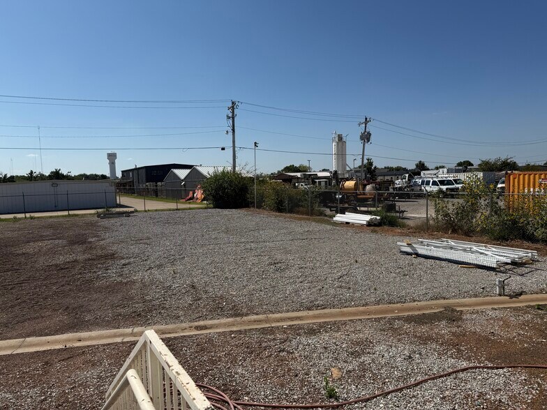 More Photos Of 400 Westland dr, Edmond Manufacturing For Sale