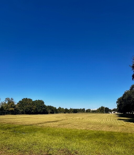 More Photos Of 205 Commercial Dr, Saint Augustine Manufacturing For Lease