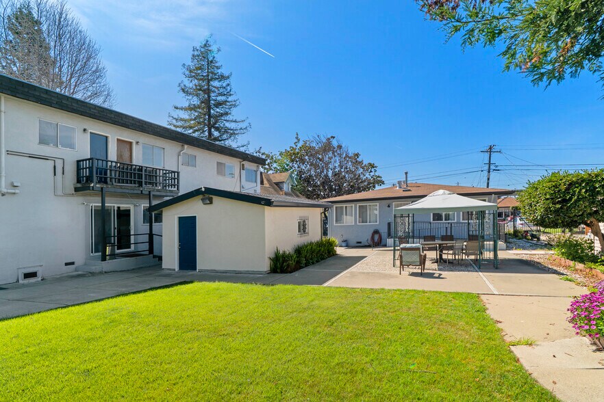 More Photos Of 22427 Montgomery St, Hayward Congregate Senior Housing For Sale