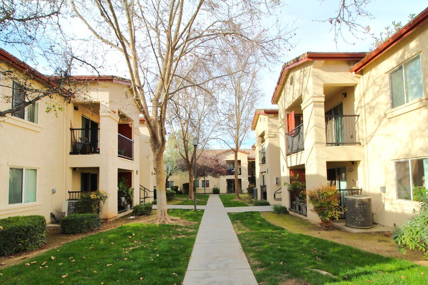 More Photos Of 338 Sherwood Way, Madera Apartments For Sale