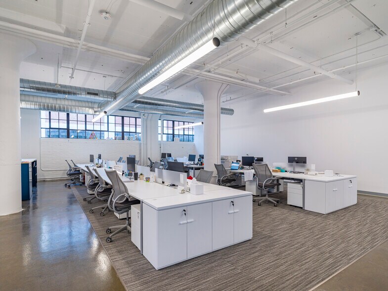 More Photos Of 2275 Bridge St, Philadelphia Loft Creative Space For Lease