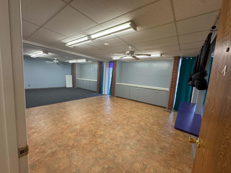 More Photos Of 1810 E Broadway Ave, Enid Flex For Sale