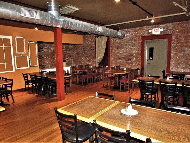 More Photos Of 6931 Gravois Ave, Saint Louis Restaurant For Sale