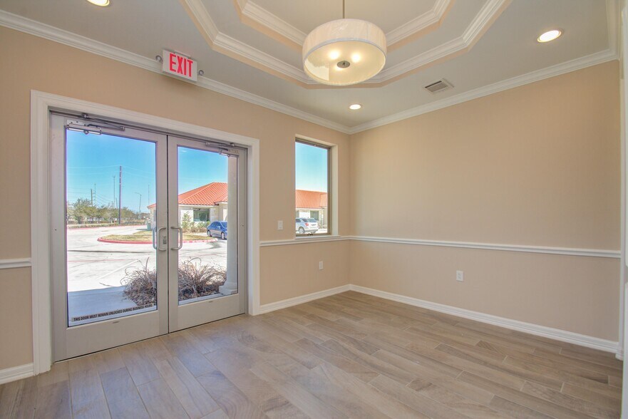 More Photos Of 7070 Knights Ct, Missouri City Medical For Sale