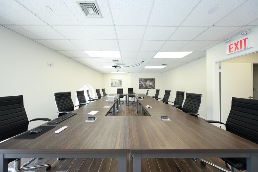 More Photos Of 2940 Richmond Ter, Staten Island Loft Creative Space For Sale