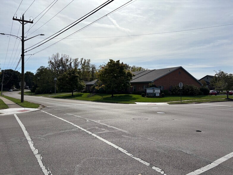 More Photos Of 115 S Tippecanoe Dr, Tipp City Office For Lease