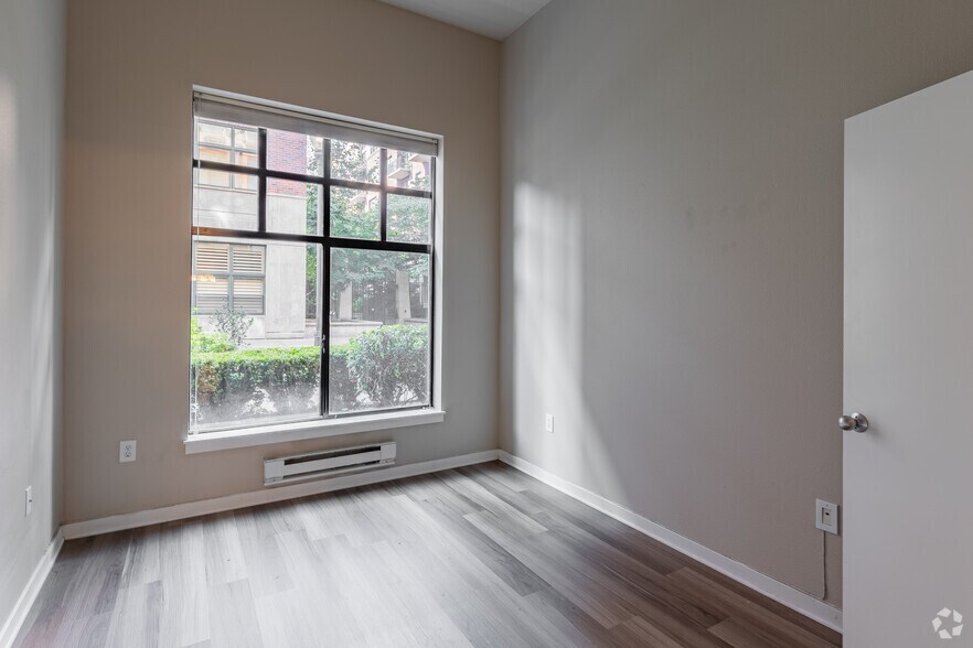 More Photos Of 1102 NW Lovejoy St, Portland Apartments For Lease