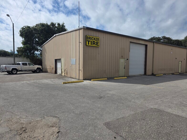 Primary Photo Of 5980 66th St N, Saint Petersburg Storefront Retail Office For Lease