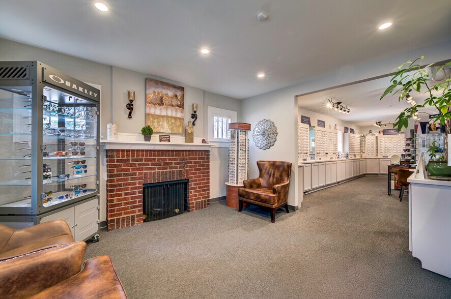 More Photos Of 1625 E Platte Ave, Colorado Springs Office For Sale