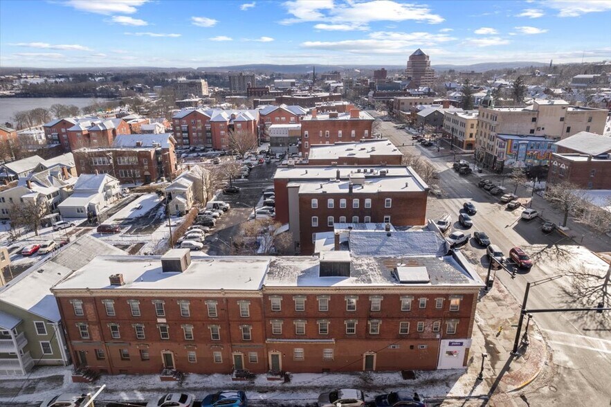 More Photos Of 666-668 Main St, Middletown Apartments For Sale