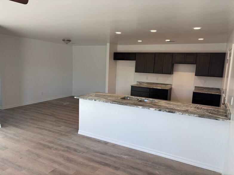 More Photos Of 901 Berk Ave, Kingman Apartments For Sale