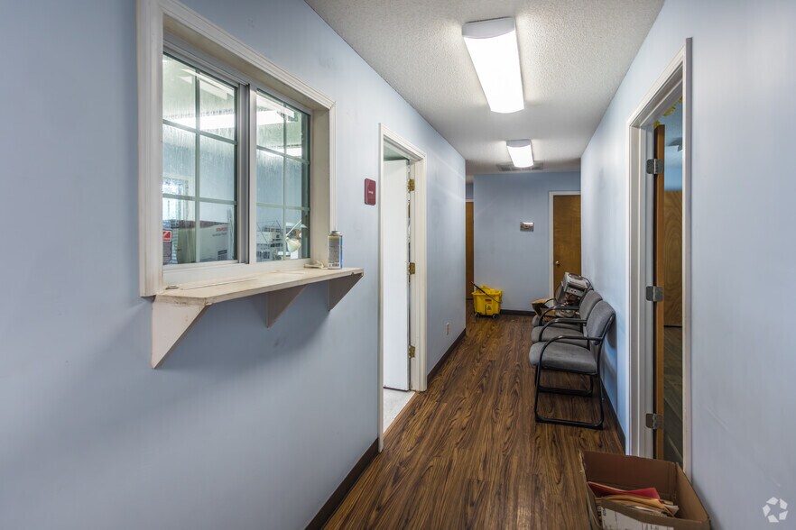 More Photos Of 3530 Hickory Hill Rd, Memphis Medical For Sale