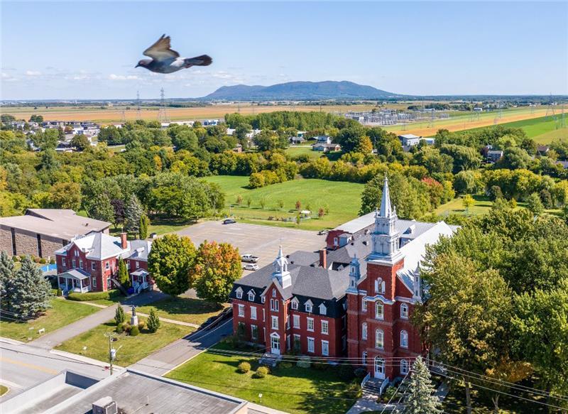 More Photos Of 1395 Rue Notre-Dame, Saint-cesaire Religious Facility For Sale