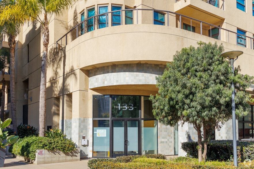 More Photos Of 133 The Promenade N, Long Beach Multifamily For Sale