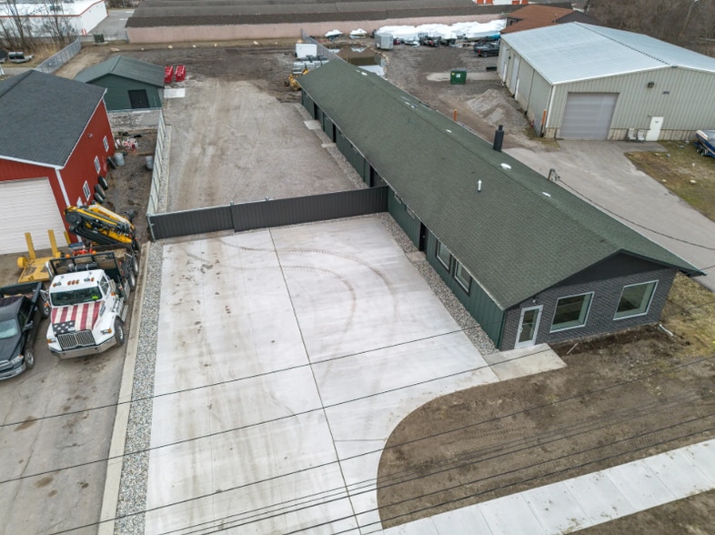 More Photos Of 2627 Williams Dr, Waterford Warehouse For Lease