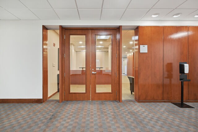 More Photos Of 1950 Old Gallows Rd, Vienna Office For Lease