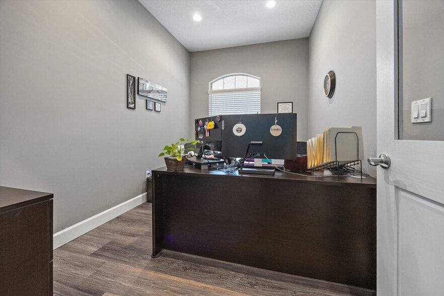 More Photos Of 9521 Shellie Rd, Jacksonville Medical For Sale