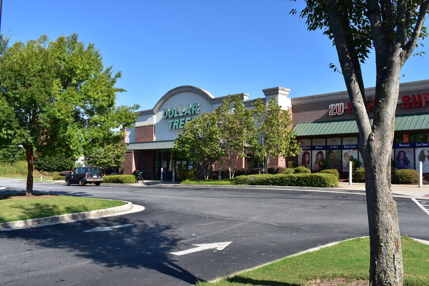 More Photos Of 3012-3058 Anvil Block Rd, Ellenwood Storefront For Lease