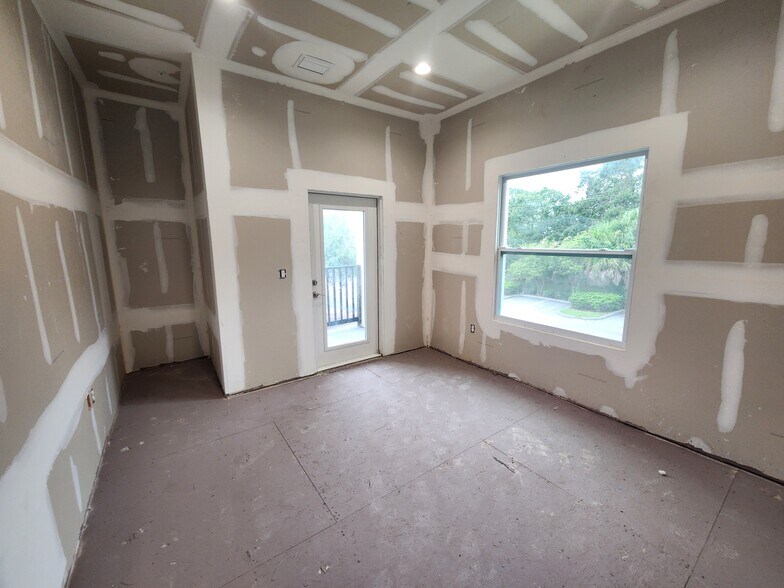 More Photos Of 2641 Fruitville Rd 0, Sarasota Medical For Sale