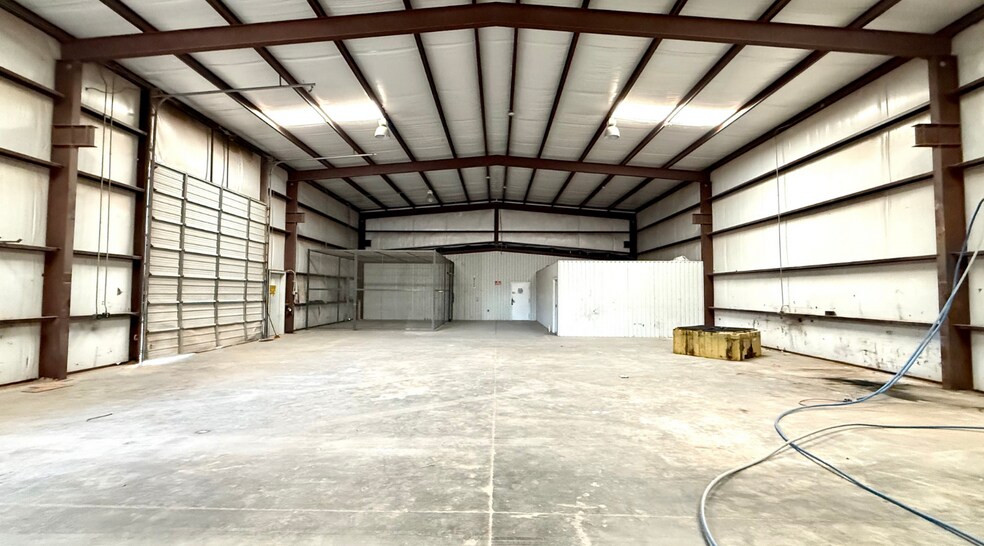 More Photos Of 12920 Tx 191 Frontage Unit 8 rd, Midland Flex For Lease