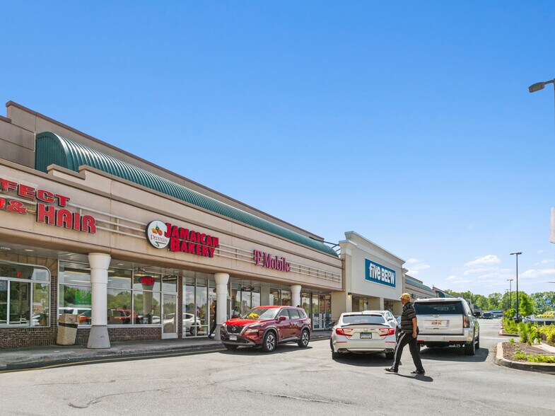 More Photos Of 271-421 Cottage Grove Rd, Bloomfield Unknown For Lease