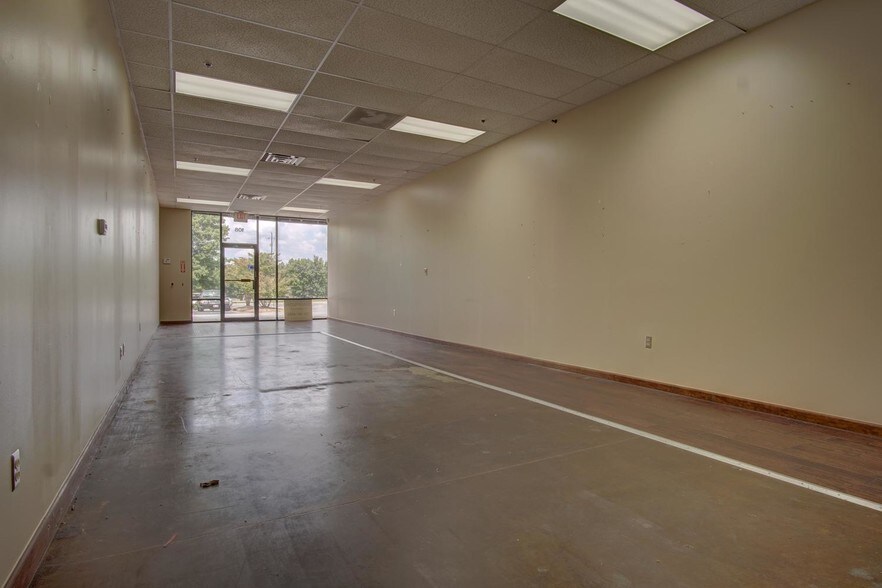 More Photos Of 12910 Highway 92, Woodstock Storefront For Lease