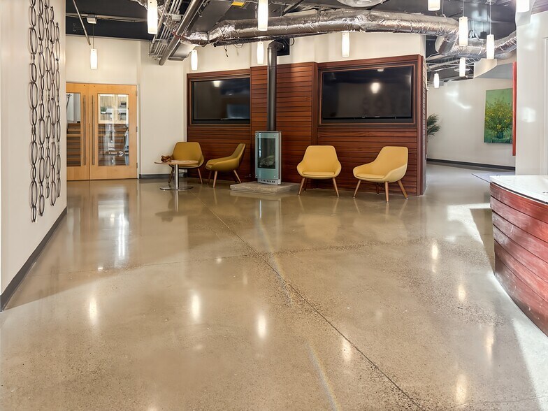 More Photos Of 100 Ravine Ln NE, Bainbridge Island Coworking Space