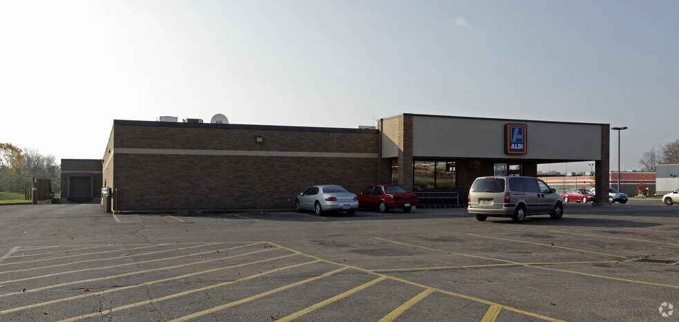 More Photos Of 1135 W Kemper Rd, Cincinnati Supermarket For Sale