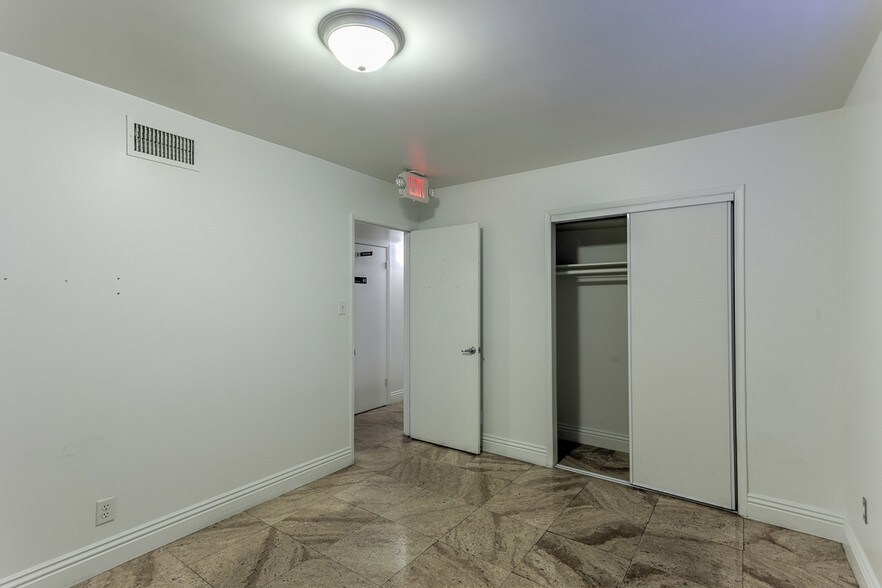 More Photos Of 100 S Jones Blvd, Las Vegas Office For Lease