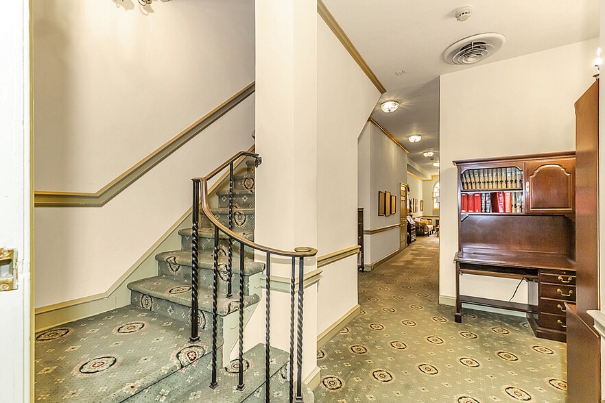 More Photos Of 303 Chestnut St, Philadelphia Office Residential For Sale