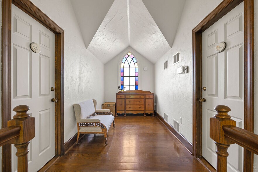 More Photos Of 40 Hospital Rd, Gettysburg Hotel For Sale