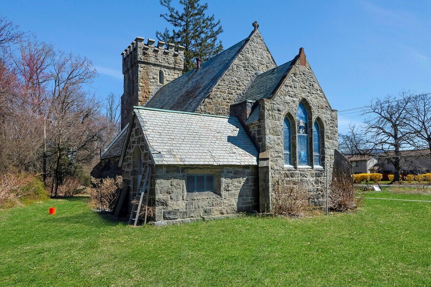 More Photos Of 37 Old Route 9W, New Windsor Township Specialty For Sale