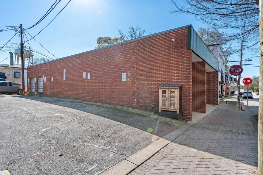 More Photos Of 48 Griffin St, McDonough Storefront For Sale