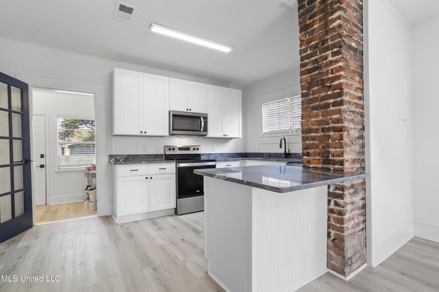 More Photos Of 3406 12th St, Gulfport Specialty For Sale