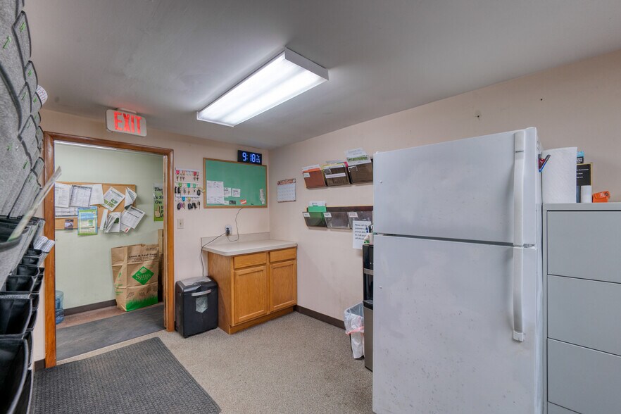 More Photos Of 192 Mayo Rd, Edgewater Light Manufacturing For Sale