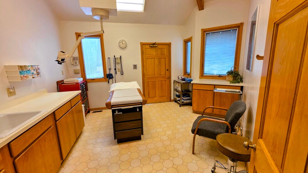 More Photos Of 381 Rampart Range Rd, Woodland Park Medical For Sale