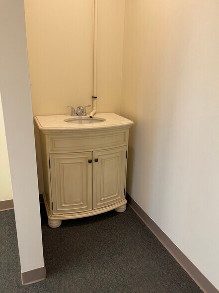 More Photos Of 1585 Beverly Ct, Aurora Warehouse For Sale