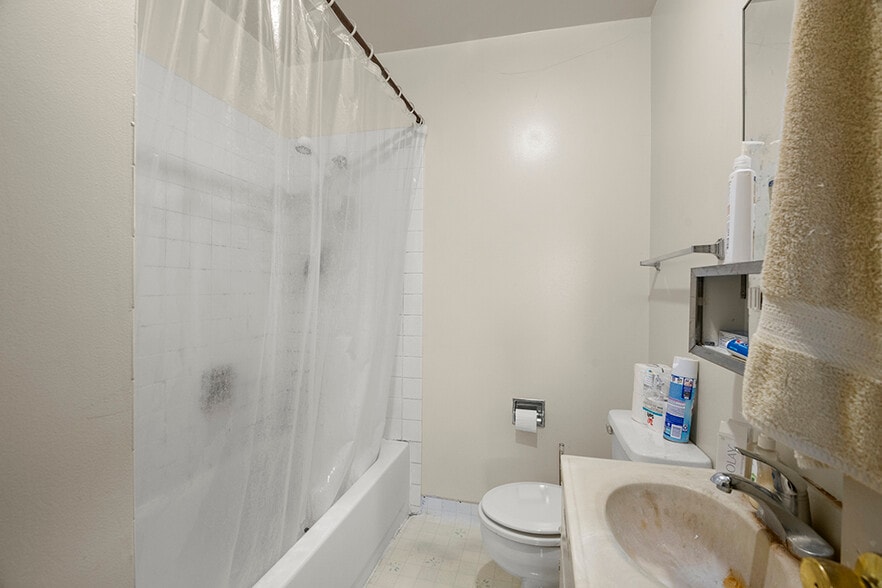 More Photos Of , Oakland Multifamily For Sale