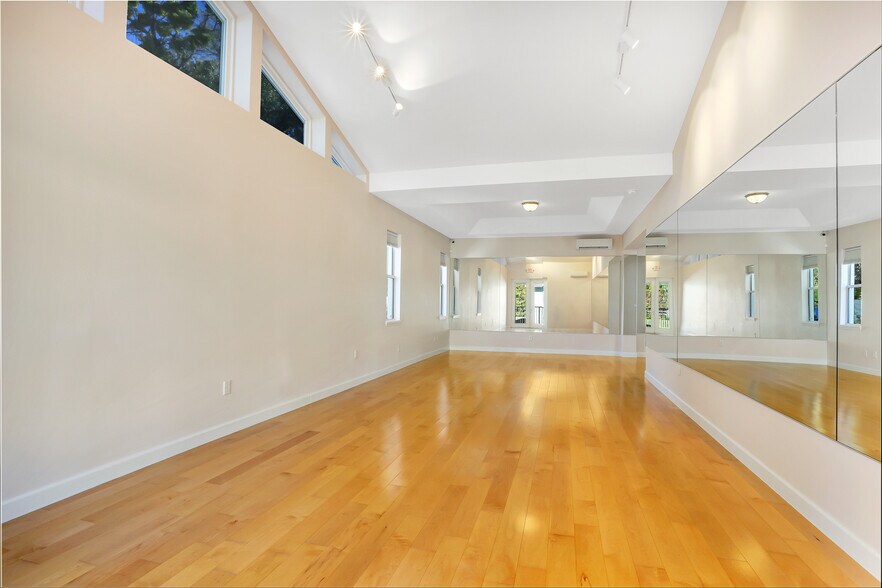 More Photos Of 311 S Main St, Winter Garden Office For Sale