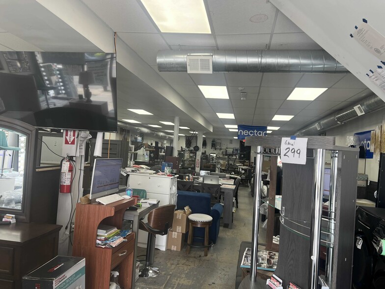 More Photos Of 44-54 Broad St, Elizabeth Storefront For Lease