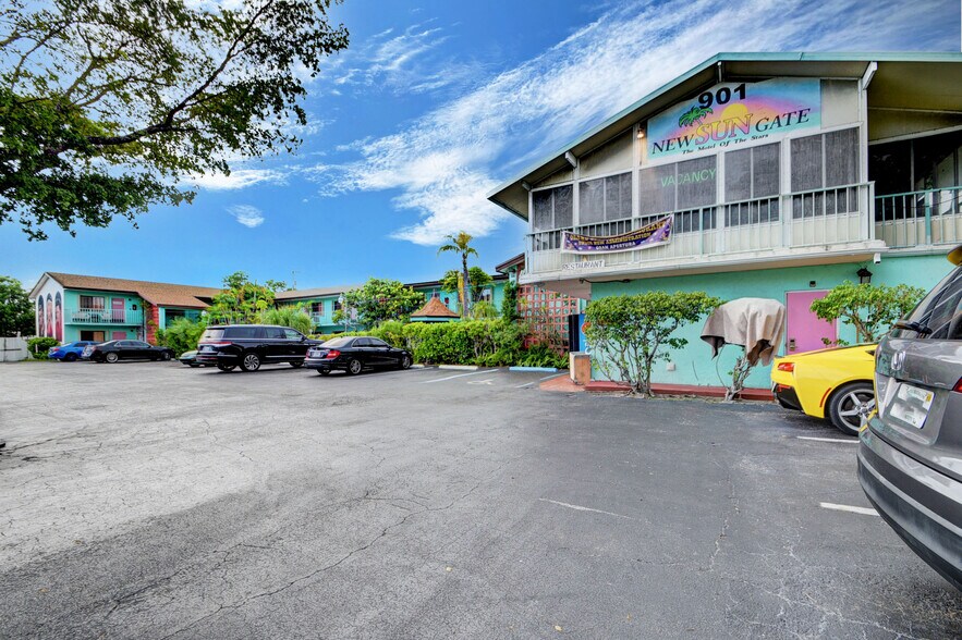 More Photos Of 901 S Federal Hwy, Lake Worth Hotel For Sale