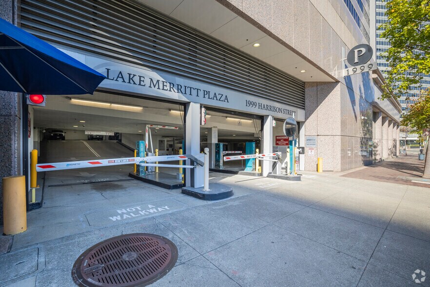 More Photos Of 1999 Harrison St, Oakland Office For Lease