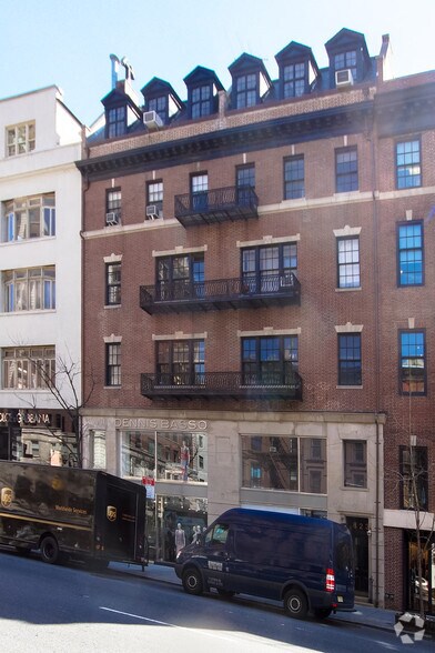 More Photos Of 823-825 Madison Ave, New York General Retail For Lease